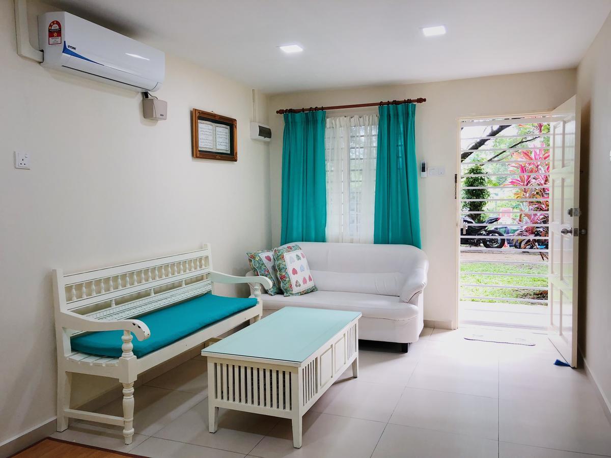 Homestay Farah Wangsa Maju Kl Kuala Lumpur Exterior photo